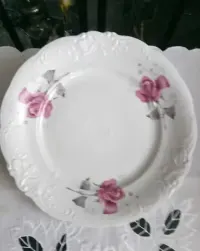 Półmisek okrągły z różą firmy Wałbrzych — ujęcie 3