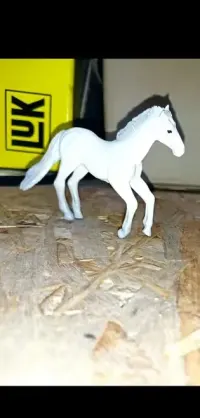 Stara vintage figurka konia — ujęcie 4
