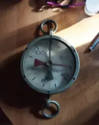 Stara waga zegarowa — ujęcie 3