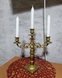 Świecznik mosiężny — ujęcie 3