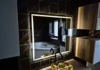 Lustro LED 100x90 - rdzawe zacieki — ujęcie 4