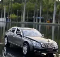 Mercedes Maybach 621S model Kolekcjonerski metalowy 1:24 — ujęcie 4