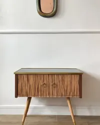 Odświeżona szafka komódka pomocnik konsola vintage retro prl loft — ujęcie 2