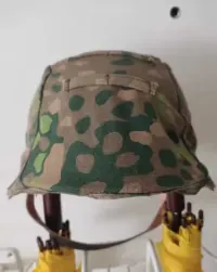 Pokrowiec kamuflażowy na hełm Waffen SS wzór groszek — ujęcie 5