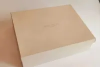 Pudełko Jimmy Choo 40x32x11,5 cm — ujęcie 4