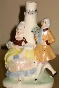 WYPRZEDAŻ ceramiczna figurka para p 700 — ujęcie 2