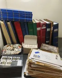 34.Pełny karton przeprowadzkowy filatelistyki 19 albumów/ klaserów 25kg — ujęcie 2