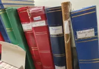 34.Pełny karton przeprowadzkowy filatelistyki 19 albumów/ klaserów 25kg — ujęcie 4