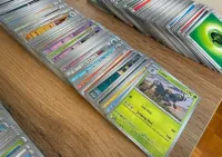Karty Pokemon TCG - zestaw ponad 1200+ kart (ORYGINALNE) bulk — ujęcie 4