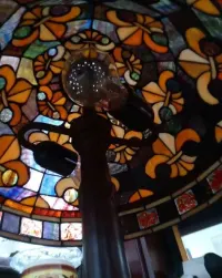 Lampa Tiffany duża, witrażowa czekoladowa, h 60cm. abażur 43cm. — ujęcie 3