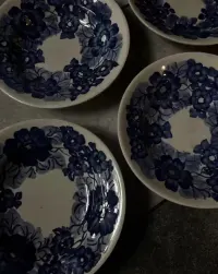 5x talerz fajans włocławek koło dekoracyjny stary PRL habrowy niebieski Patera bialy — ujęcie 4