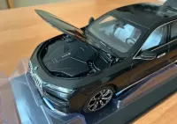 BMW i7 7 G70 1:18 Dealer Edition — ujęcie 2