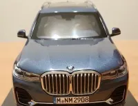 BMW X7 1:18 Kyosho Dealer Edition indyvidual — ujęcie 3