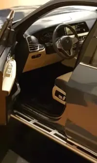 BMW X7 1:18 Kyosho Dealer Edition indyvidual — ujęcie 5