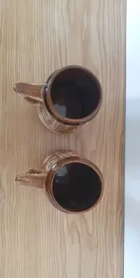 Ceramiczny kufel do piwa wygląd drewna Boleslawiec — ujęcie 5