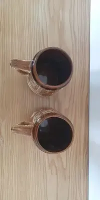 Ceramiczny kufel do piwa wygląd drewna Boleslawiec — ujęcie 5