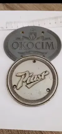 Emblematy metalowe — ujęcie 5