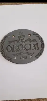 Emblematy metalowe — ujęcie 2