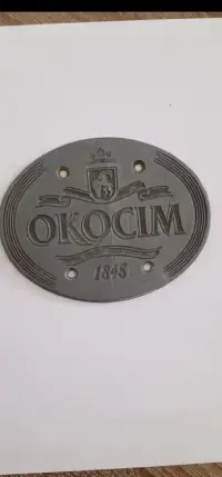 Emblematy metalowe — ujęcie 2