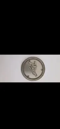 Emblematy metalowe — ujęcie 4