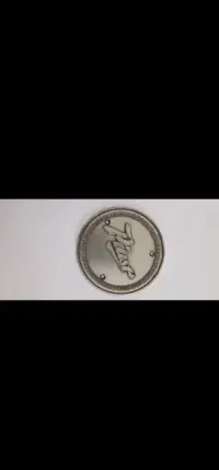 Emblematy metalowe — ujęcie 4