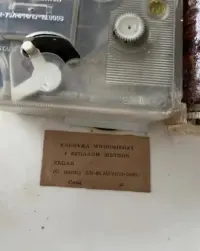 Fajansowy zegar ścienny PRL Metron – ręcznie malowany kobalt vintage — ujęcie 5