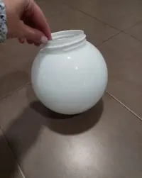 Klosz kula biały mleczny z gwintem do lampy 18 cm — ujęcie 4