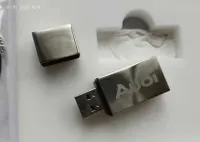 Kolekcjonerskie AUDI Tokyo 2011 Audi A1 Samurai Blue 2 x Pendrive itp. — ujęcie 4