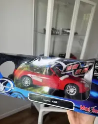 Model 1/18 Jaguar XKR maisto, jak nowy — ujęcie 4