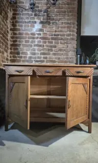 Nr. 1202  Bufet dębowy z wczesnego Art Déco — ujęcie 2