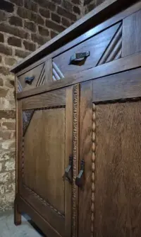 Nr. 1202  Bufet dębowy z wczesnego Art Déco — ujęcie 4