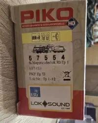 Parowóz Tp1 PKP firmy PIKO 57554 w sakli H0 z dekoderem dźwięku ESU — ujęcie 3