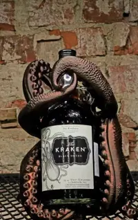 Podstawka stojak na alkohol - rum Kraken  - druk 3D na zamówienie — ujęcie 2