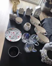 Dekoracje, sosjerki, świeczniki, doniczka, szklanki — ujęcie 2