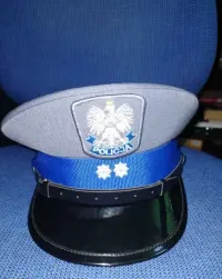 POLICJA czapka służbowa garnizonowa policja stary wzór - rozmiar 58 — ujęcie 2