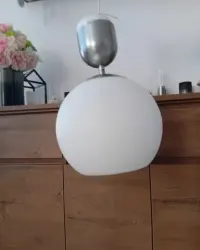 IKEA Lampa duża klosz zakryty również od spodu — ujęcie 2