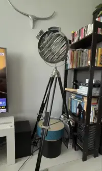 Lampa loftowa, trójnóg, regulowana wysokość, podłogowa — ujęcie 5