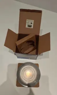 Nowa żarówka LED PHILIPS CorePro 14W 3000k 1160l 830 AR111 G53 40D — ujęcie 5
