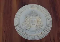 rzezba do kolekcji płaskorzezba meduza versahe sztukateria gipsowa 3d — ujęcie 3