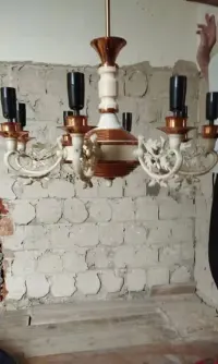 Sprzedam żyrandol RETRO na 8 żarówek — ujęcie 3