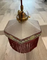 Stara lampa wisząca z kloszem — ujęcie 5