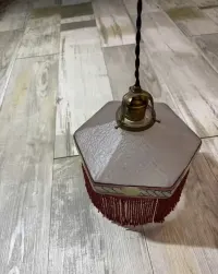Stara lampa wisząca z przeciwwagą porcelanową żarówka E27 — ujęcie 2