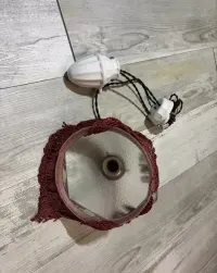 Stara lampa wisząca z przeciwwagą porcelanową żarówka E27 — ujęcie 3