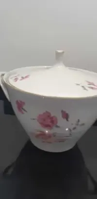 Stara porcelana - zestaw obiadowy Ćmelów z czasów PRL -u — ujęcie 2