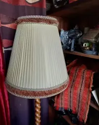Stare lampy stojące,podłogowe. — ujęcie 2
