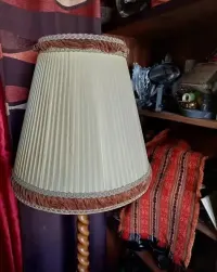 Stare lampy stojące,podłogowe. — ujęcie 2