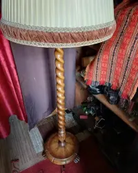Stare lampy stojące,podłogowe. — ujęcie 3