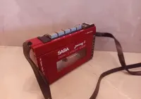 Stary klasyczny  walkmann SABA Journey 3 Stereo Compact Sound, wyprodukowany w Niemczech około 1985 roku.  Sprawny. — ujęcie 2