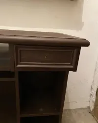 Szafka z litego drewna do renowacji — ujęcie 4