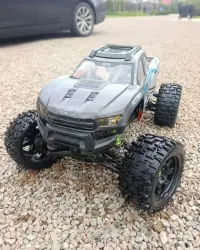 Traxxas X-Maxx 8S – Potężna terenówka RC po dużym serwisie i ulepszeniach — ujęcie 2
